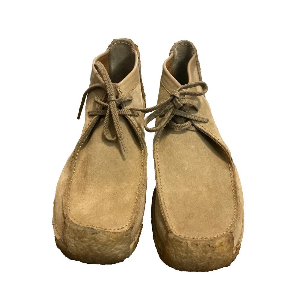 CLARKS Men's Wollaston Chucca Boots Sand Suede Size 10.5 Crepe Sole Laced